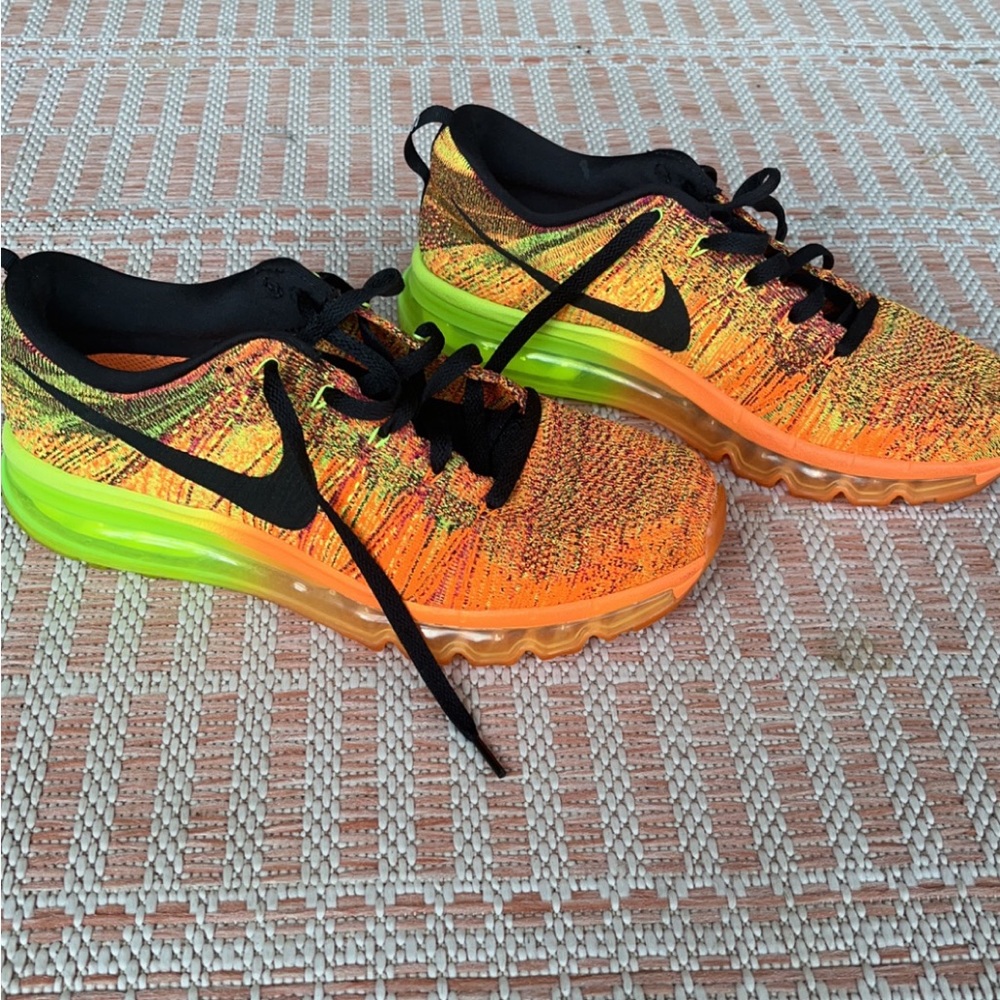 Nike Fly Knit Airmax Men’s Size 9